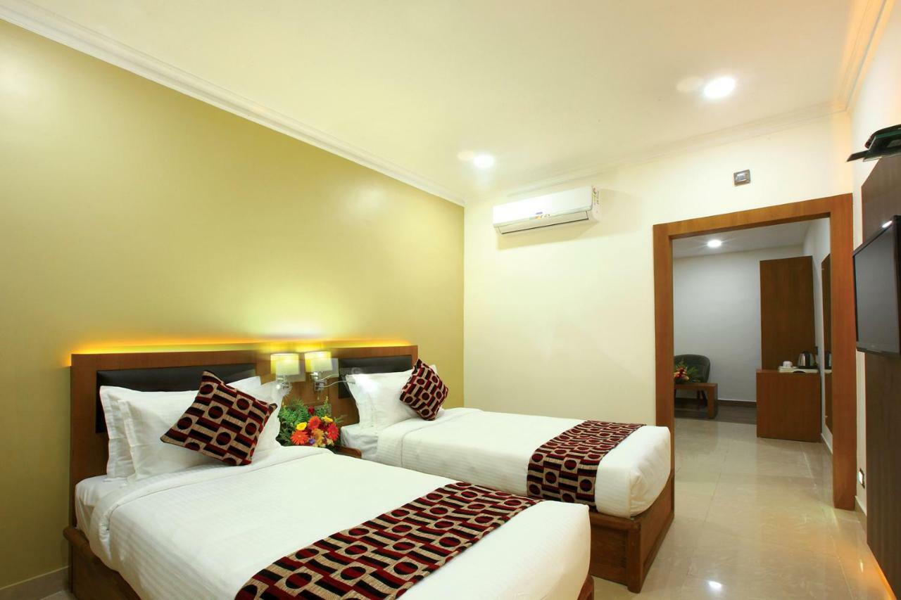 Hotel Rohini International Kallār Kültér fotó