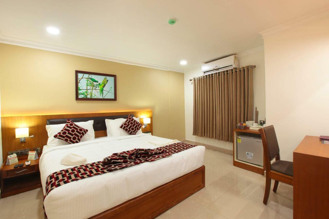 Hotel Rohini International Kallār Kültér fotó