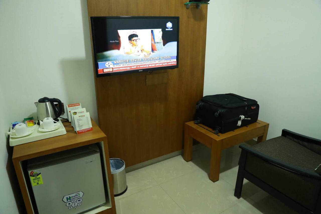 Hotel Rohini International Kallār Kültér fotó