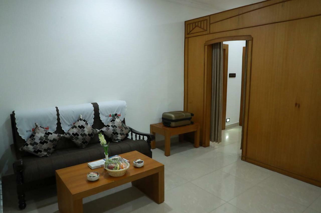 Hotel Rohini International Kallār Kültér fotó